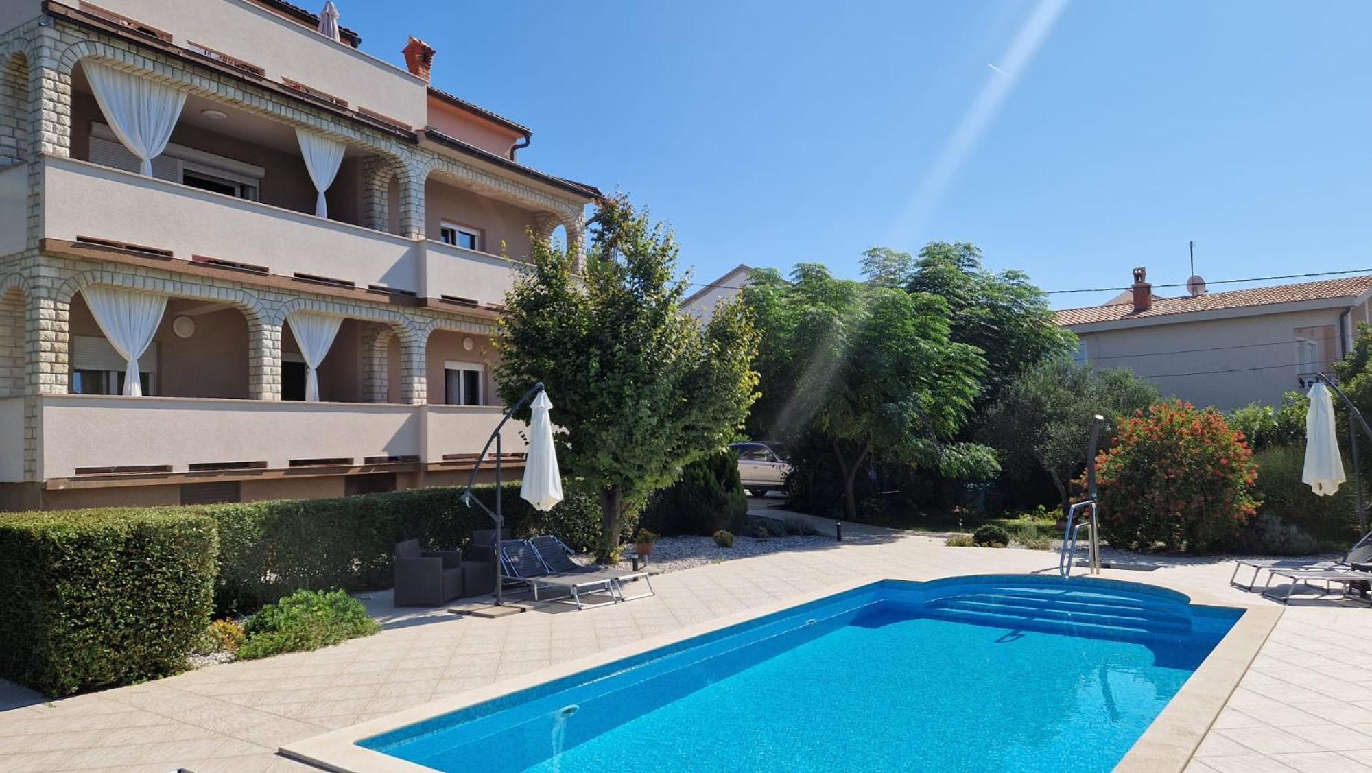 Apartments Renata Banjol Екстериор снимка