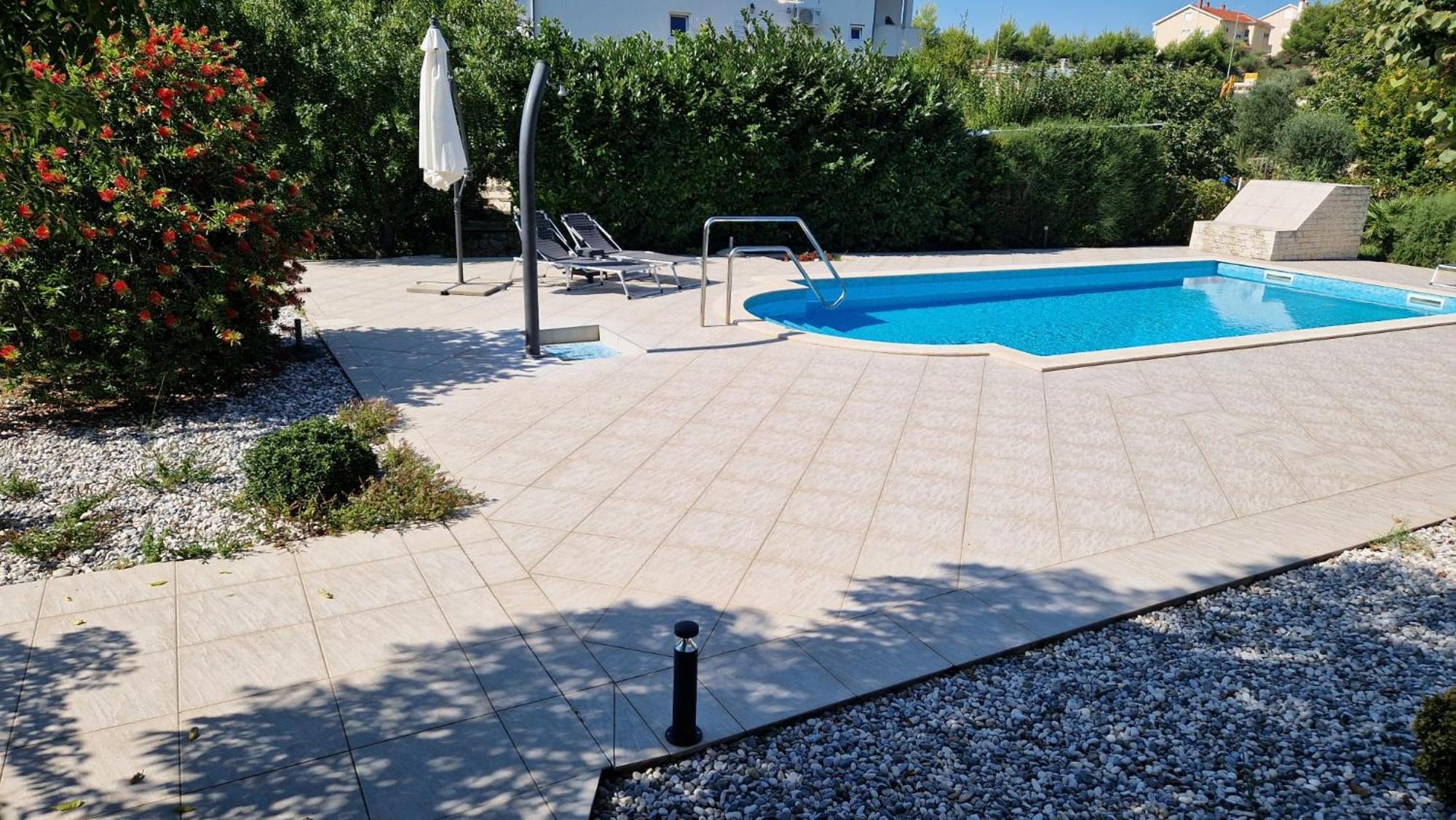 Apartments Renata Banjol Екстериор снимка