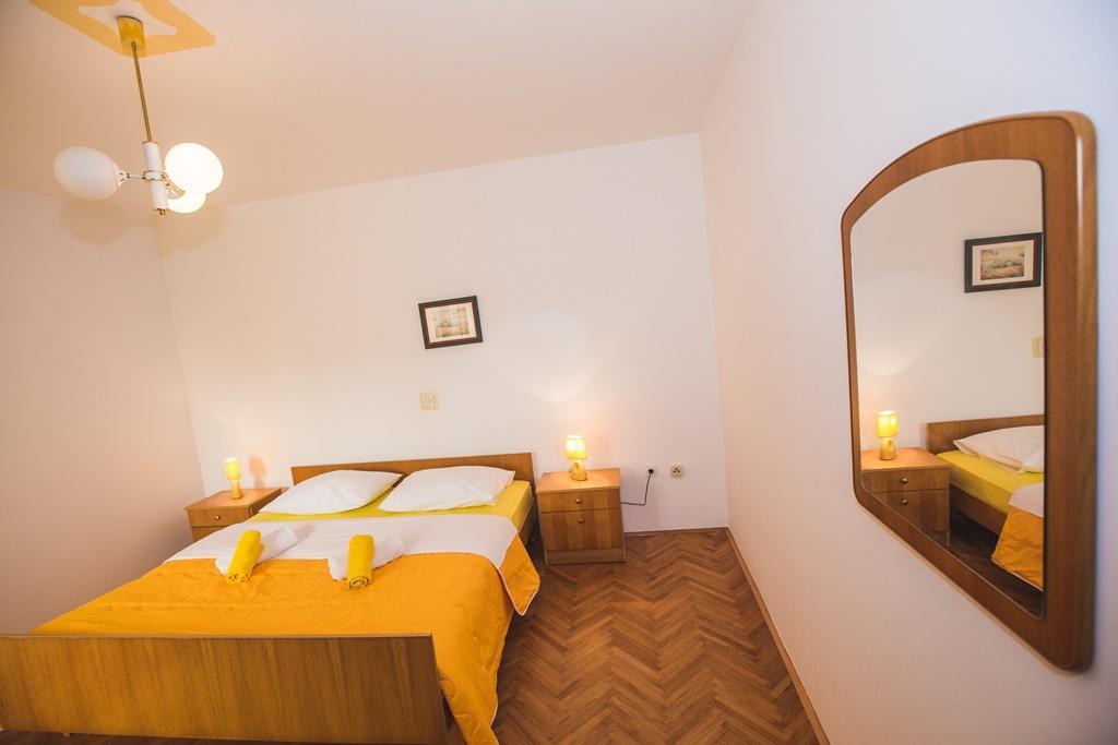 Apartments Renata Banjol Стая снимка