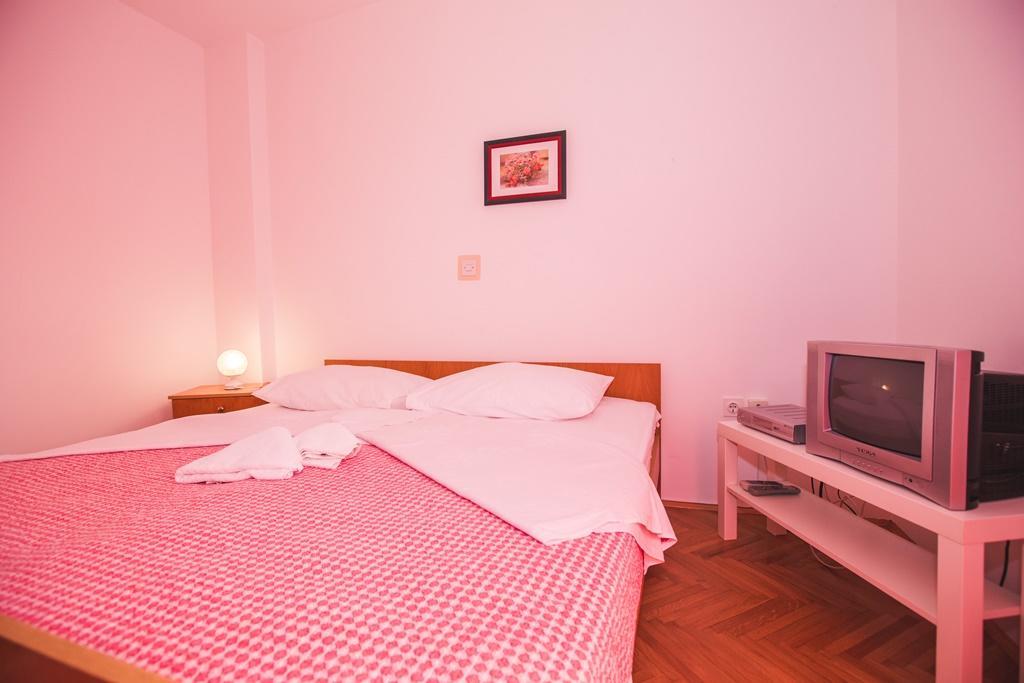 Apartments Renata Banjol Стая снимка