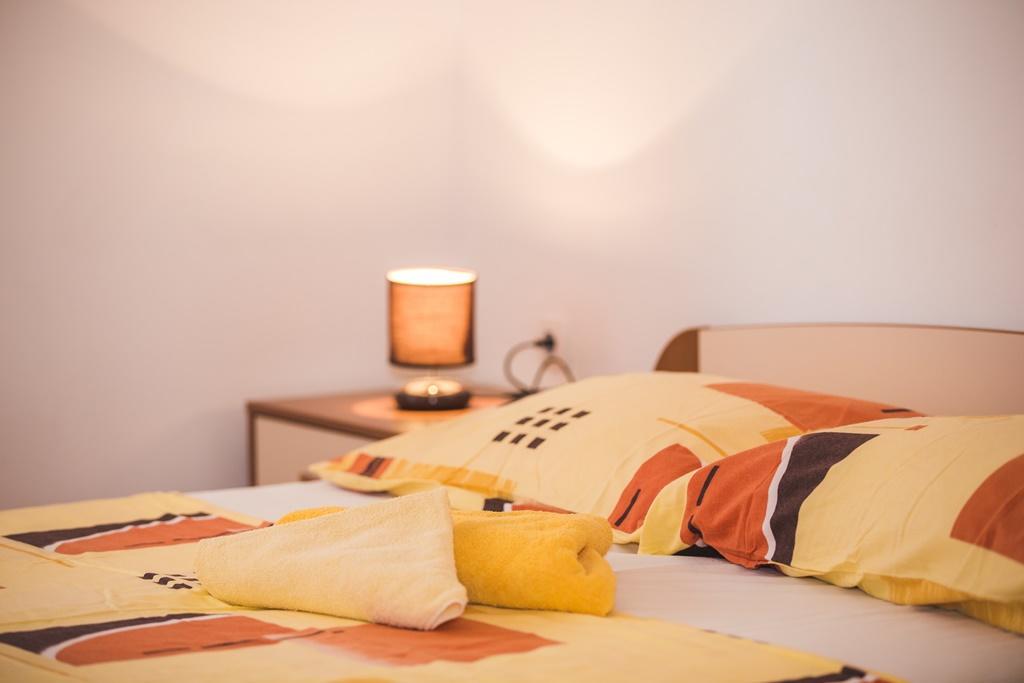 Apartments Renata Banjol Стая снимка