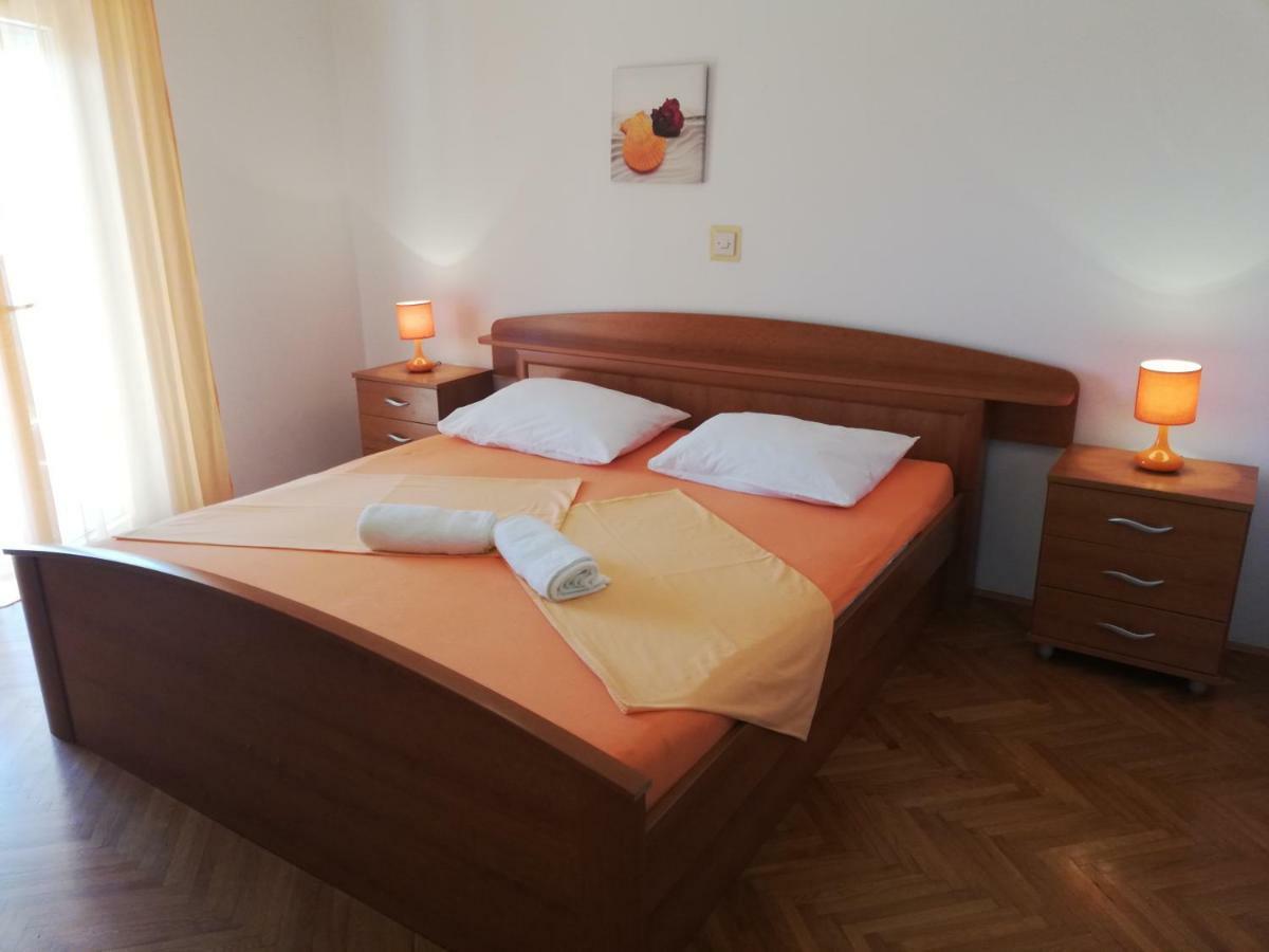 Apartments Renata Banjol Екстериор снимка
