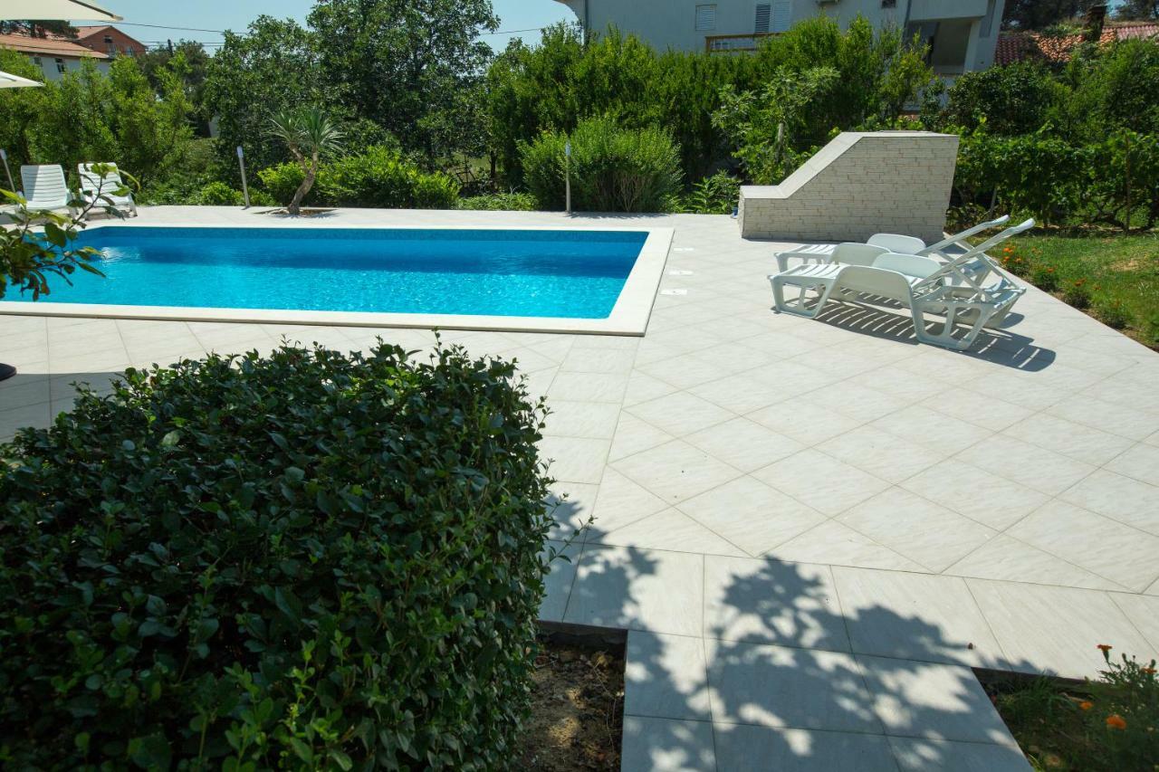 Apartments Renata Banjol Екстериор снимка