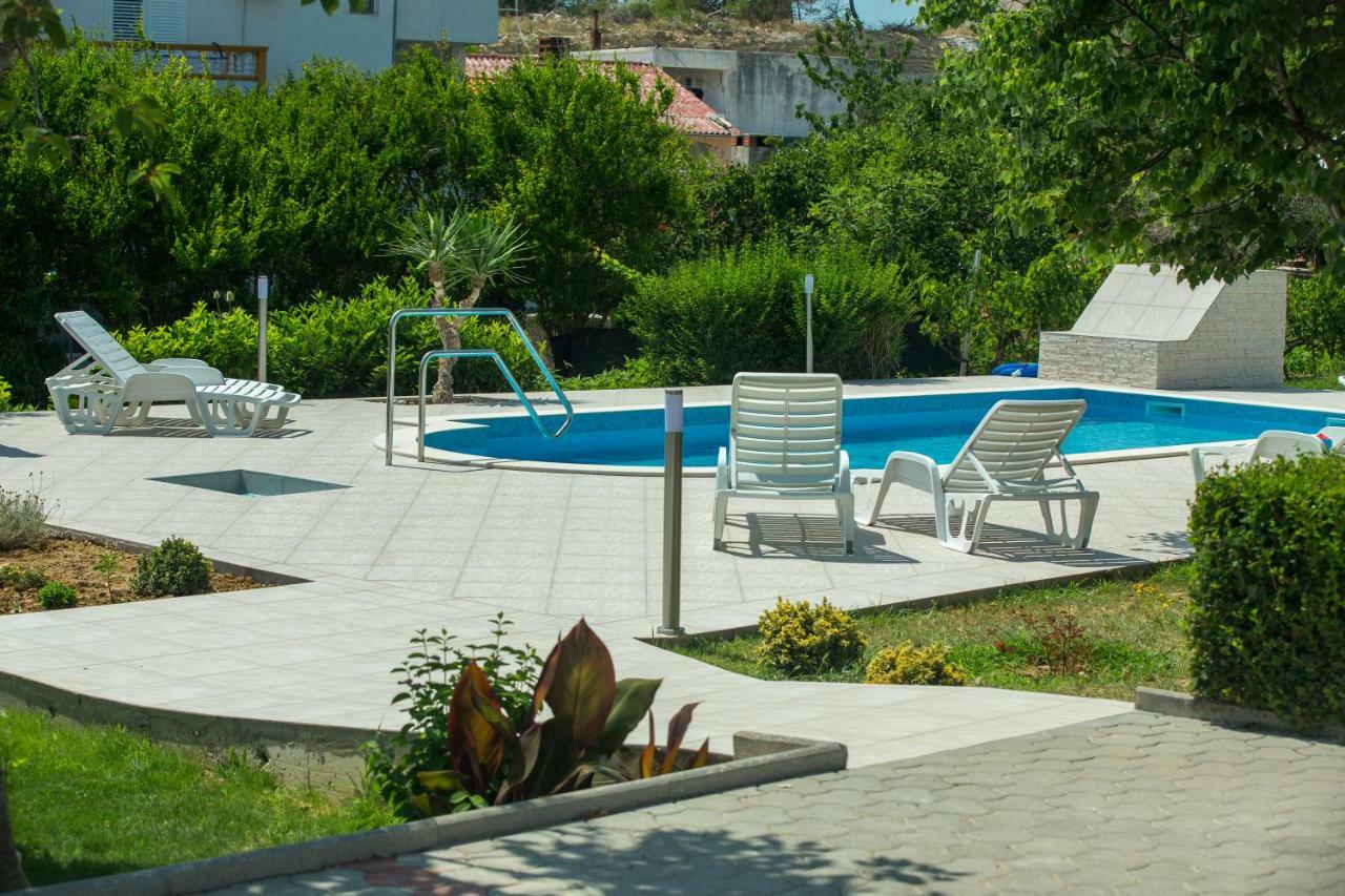 Apartments Renata Banjol Екстериор снимка