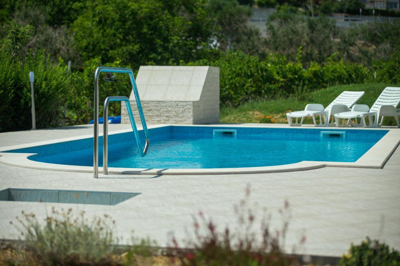 Apartments Renata Banjol Екстериор снимка